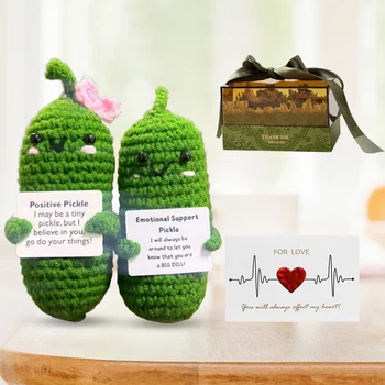 2 елемента Позитивна енергийна играчка-краставица с поздравителна пощенска картичка и подарък скоростна Плюшени възли подаръци-краставици за момчета и момичета